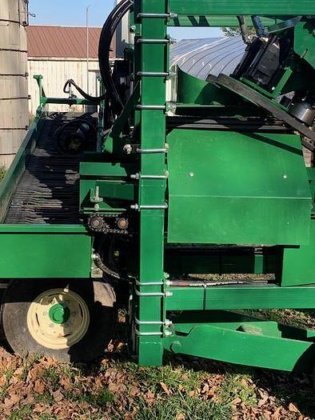 2024 1 cropmaster row carrot harvester chb (1)