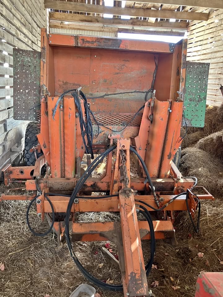 Kvernland 2 row pot planter