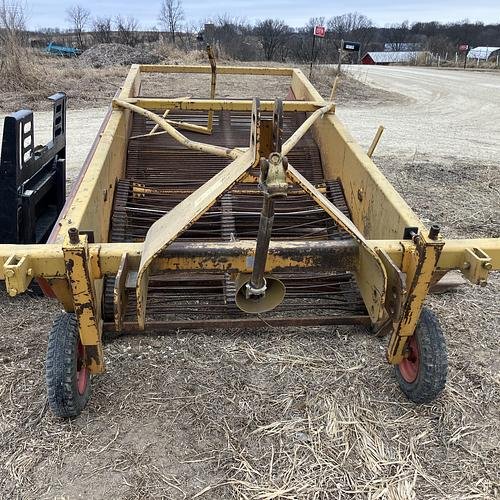 Square used samon favorite 2000 onion windrower onion digger favorite
